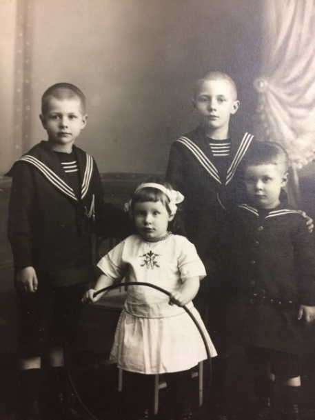von Hinten children aroubd 1916